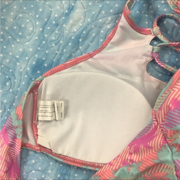 Hot Water bikini top pink blue size L very nice feminine look pads built… - Picture 3 of 8